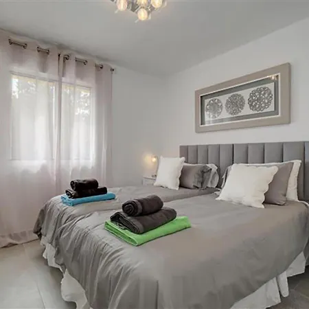 Будинок відпочинку Casa Luna Марбелья