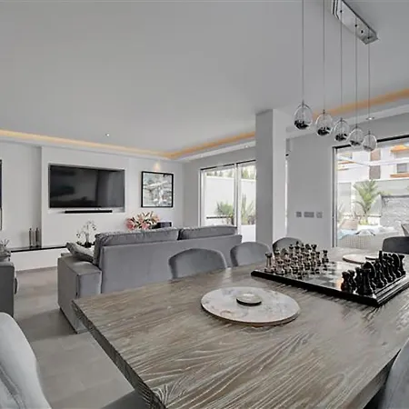 Casa Luna בית נופש מארבלה