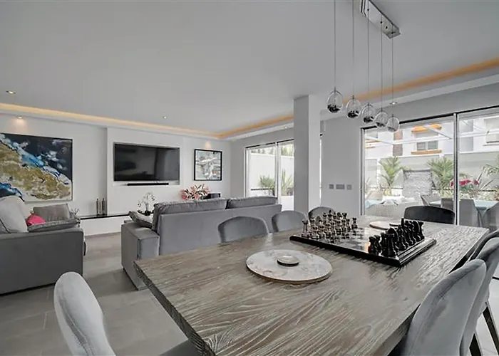 Casa Luna By Finest Будинок відпочинку Марбелья